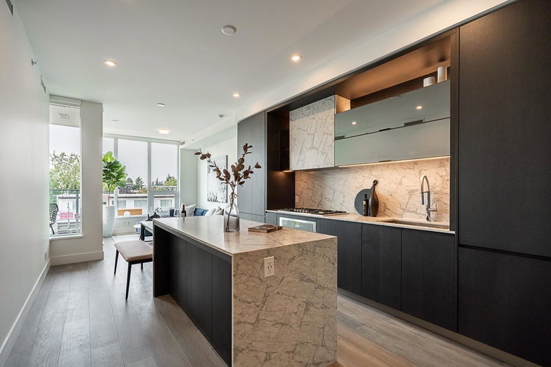 317 - 1342 Johnston Road, White Rock, V4B 0C7 | Image 2