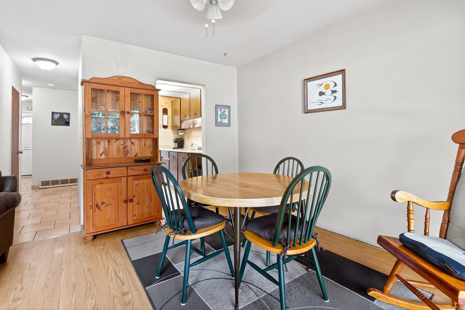 Listing Image 12