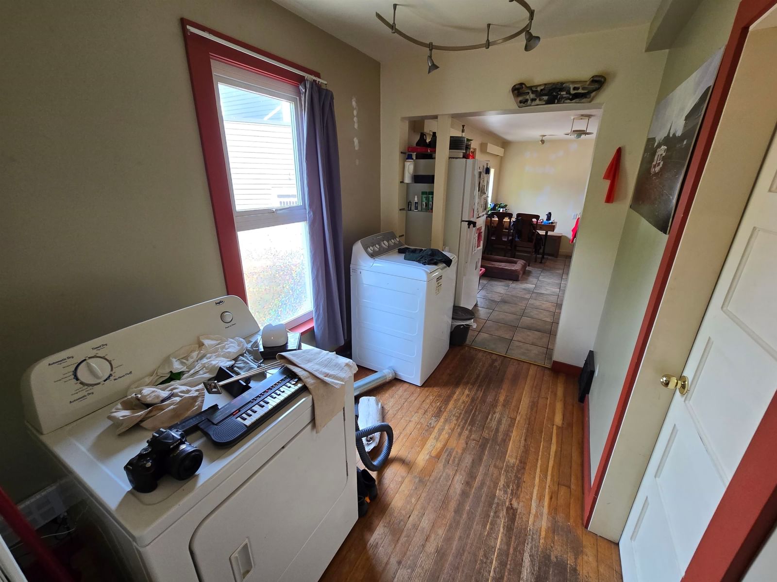 Listing Image 11