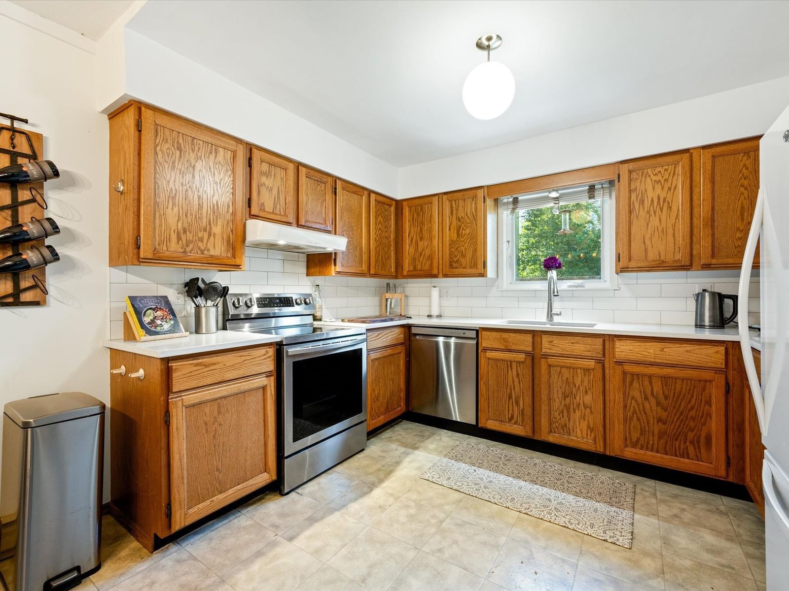 Listing Image 9