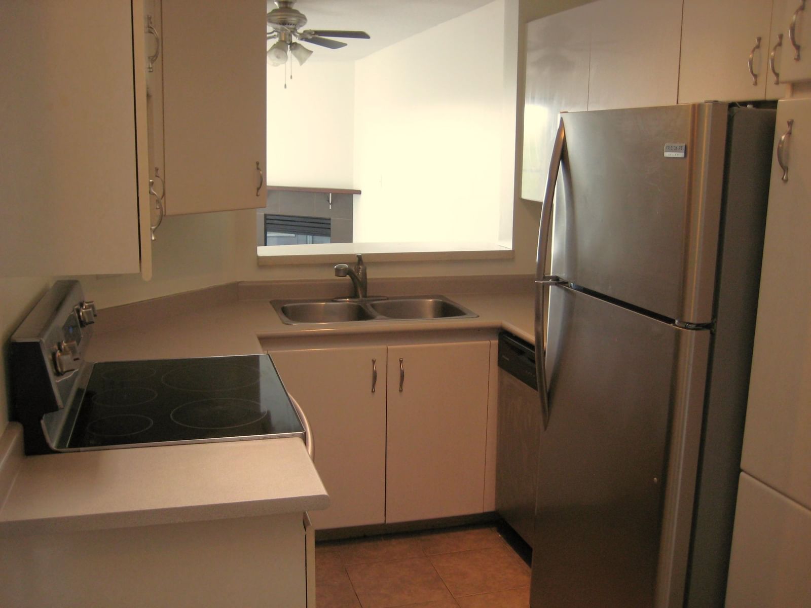 Listing Image 9