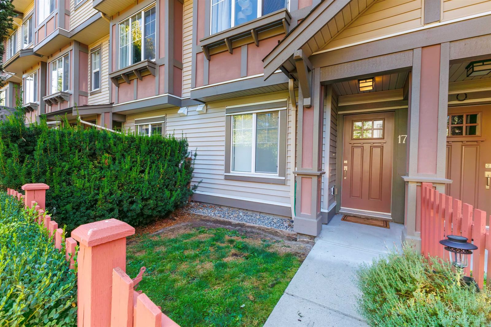 Listing Image 5