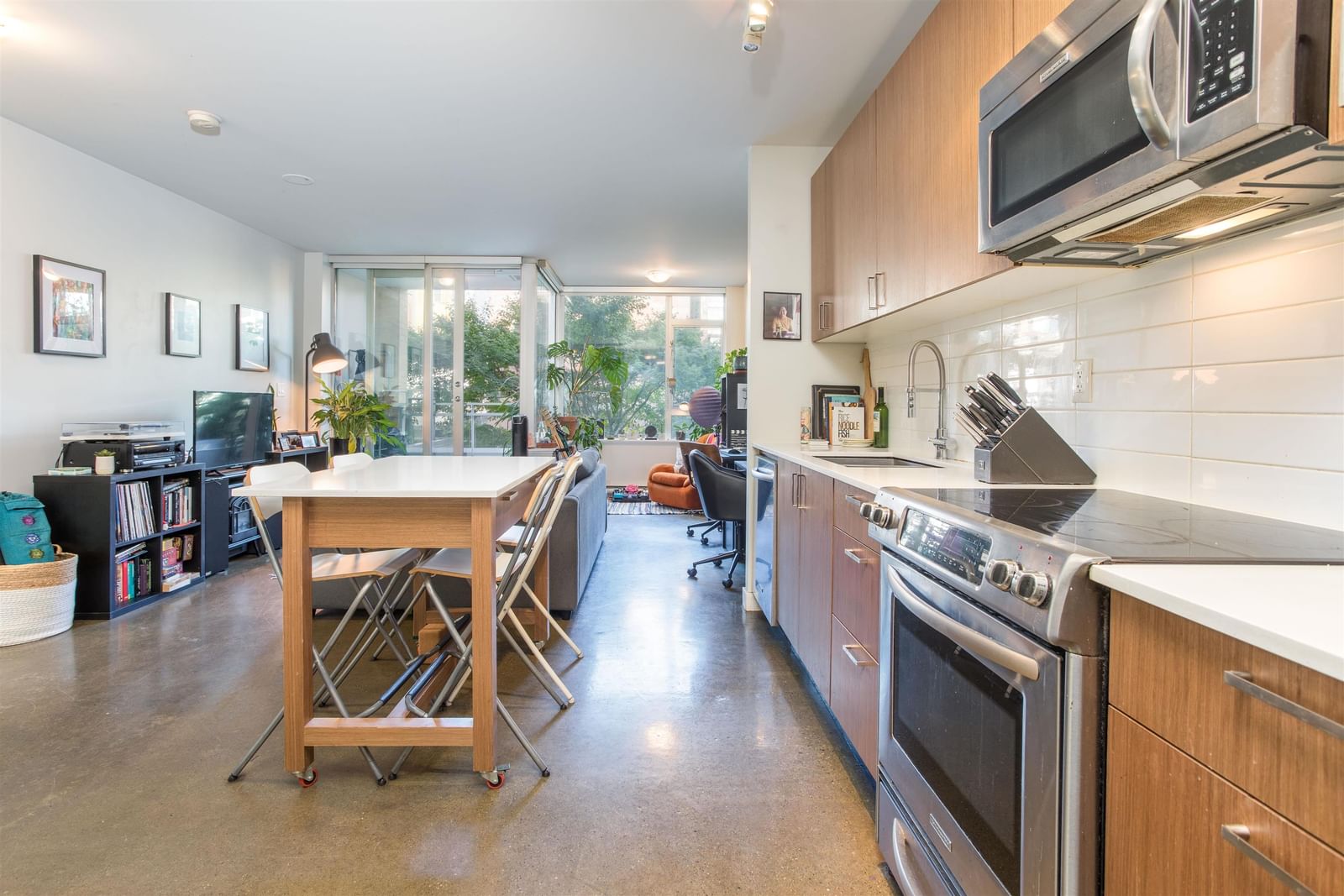 Listing Image 1