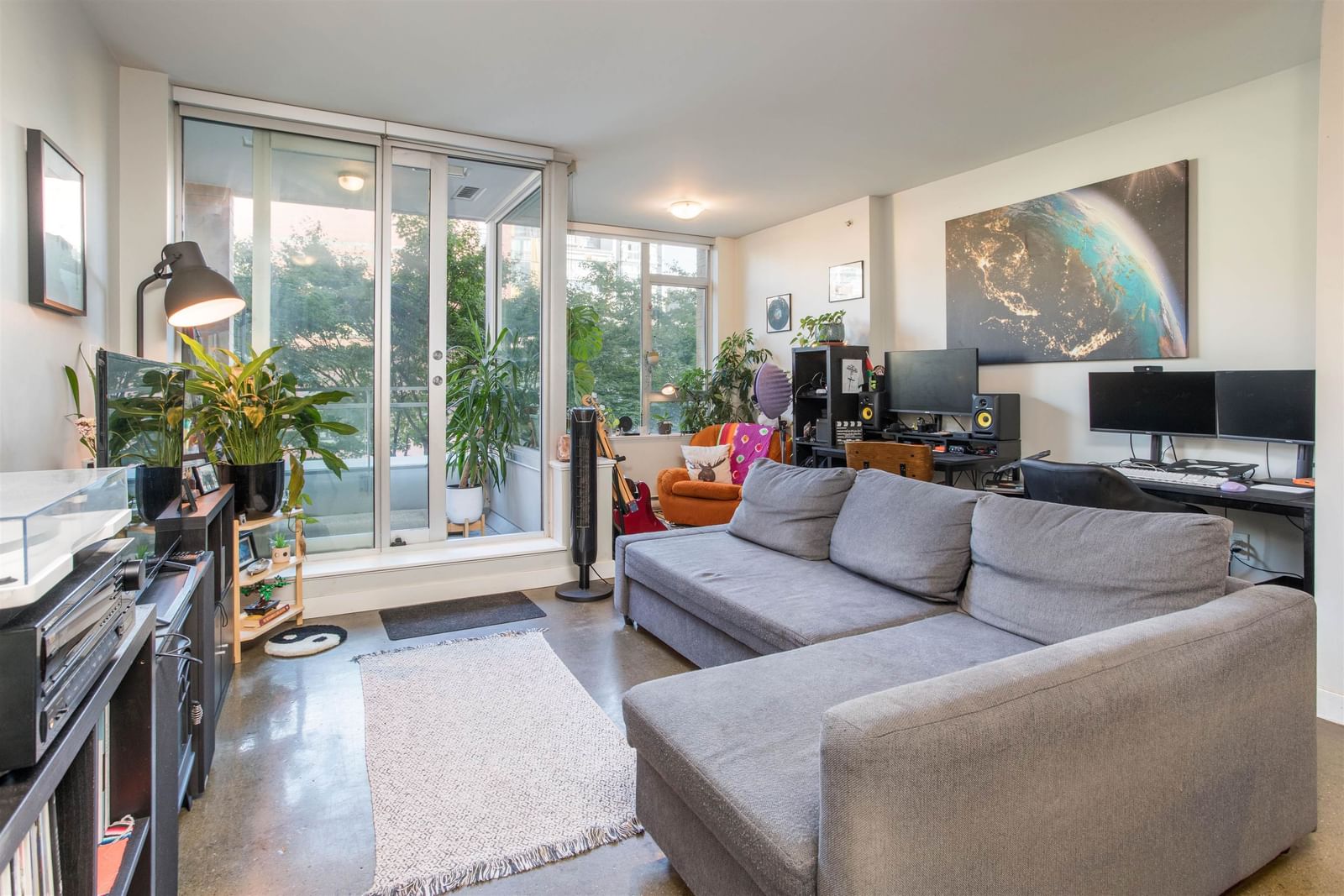 Listing Image 13