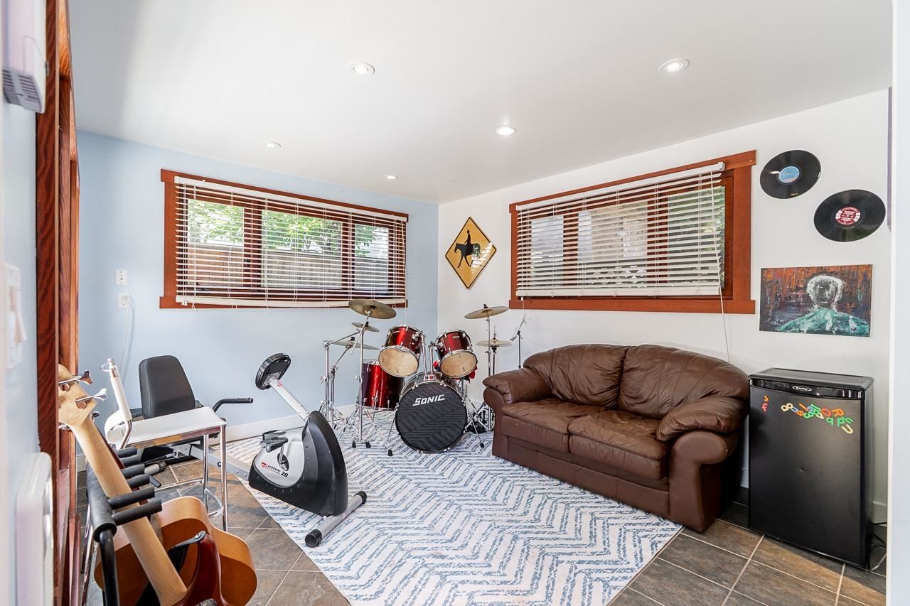 Listing Image 14
