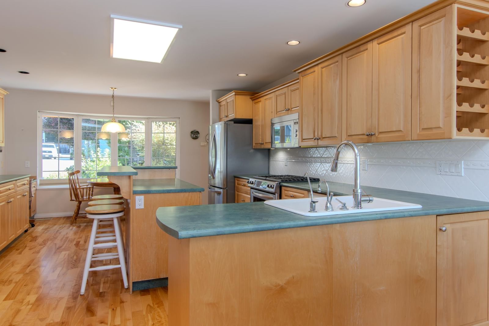 Listing Image 10