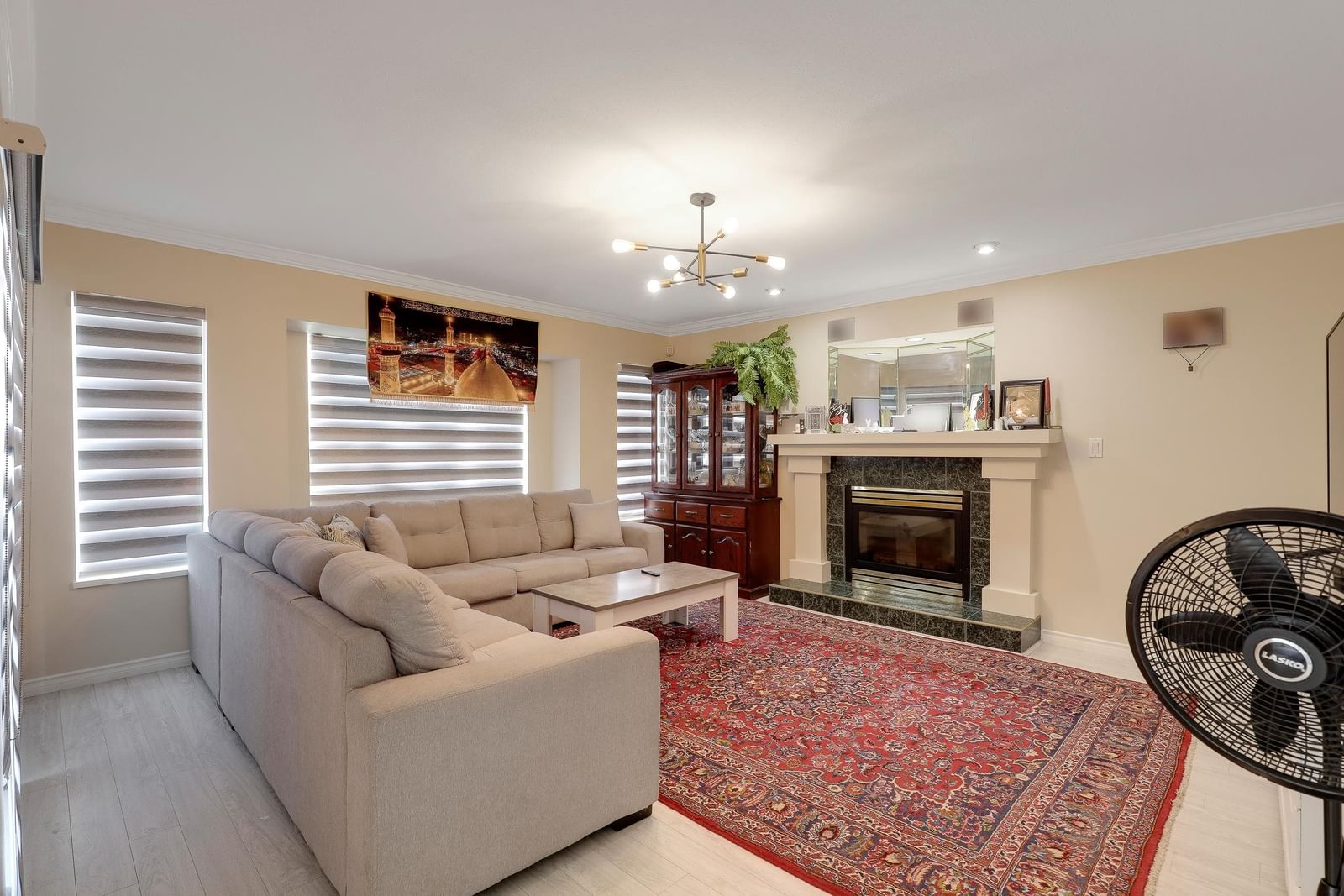 Listing Image 19