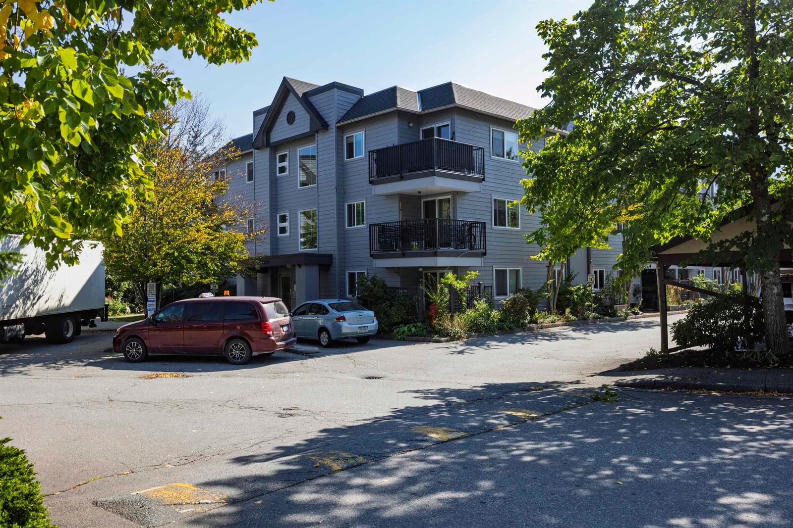 Listing Image 14