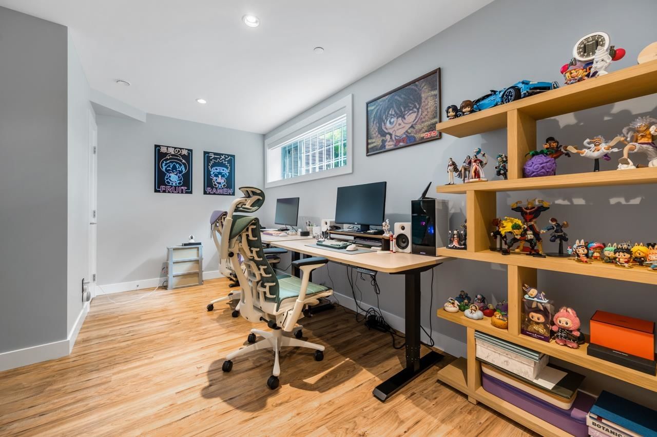 Listing Image 11