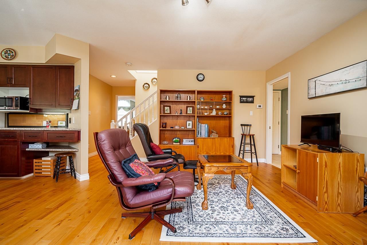 Listing Image 14