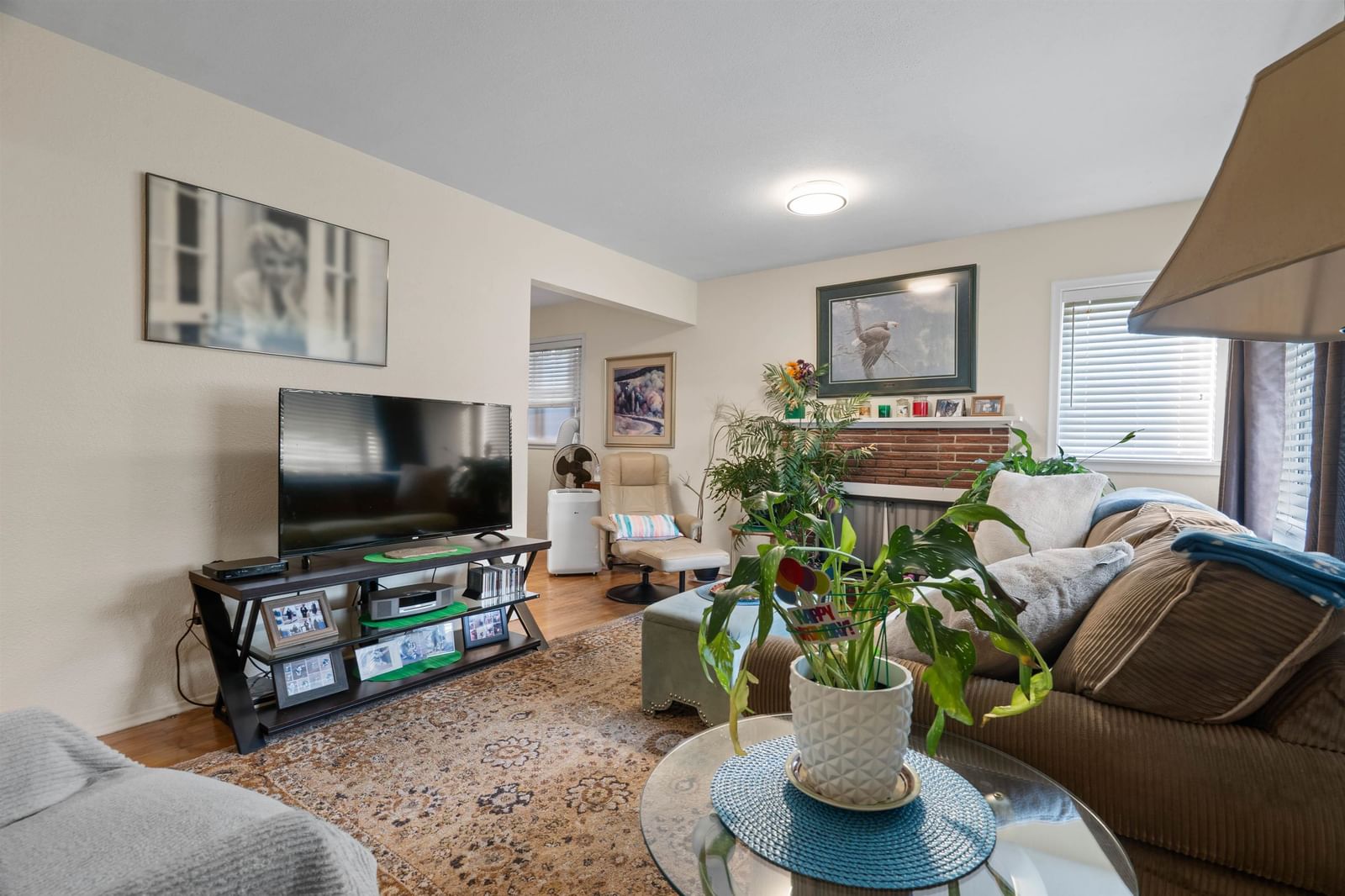 Listing Image 5