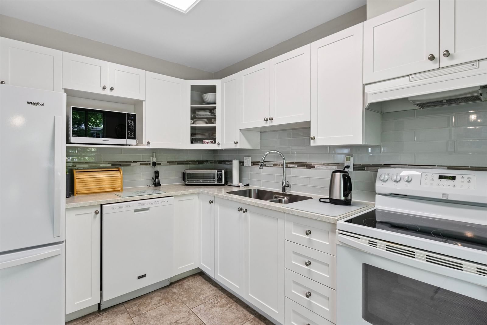 Listing Image 9