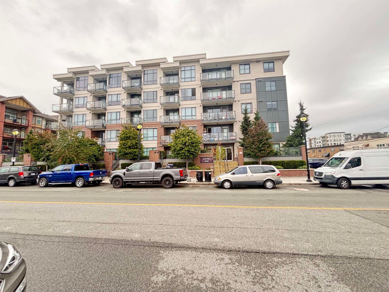 Listing Image 15