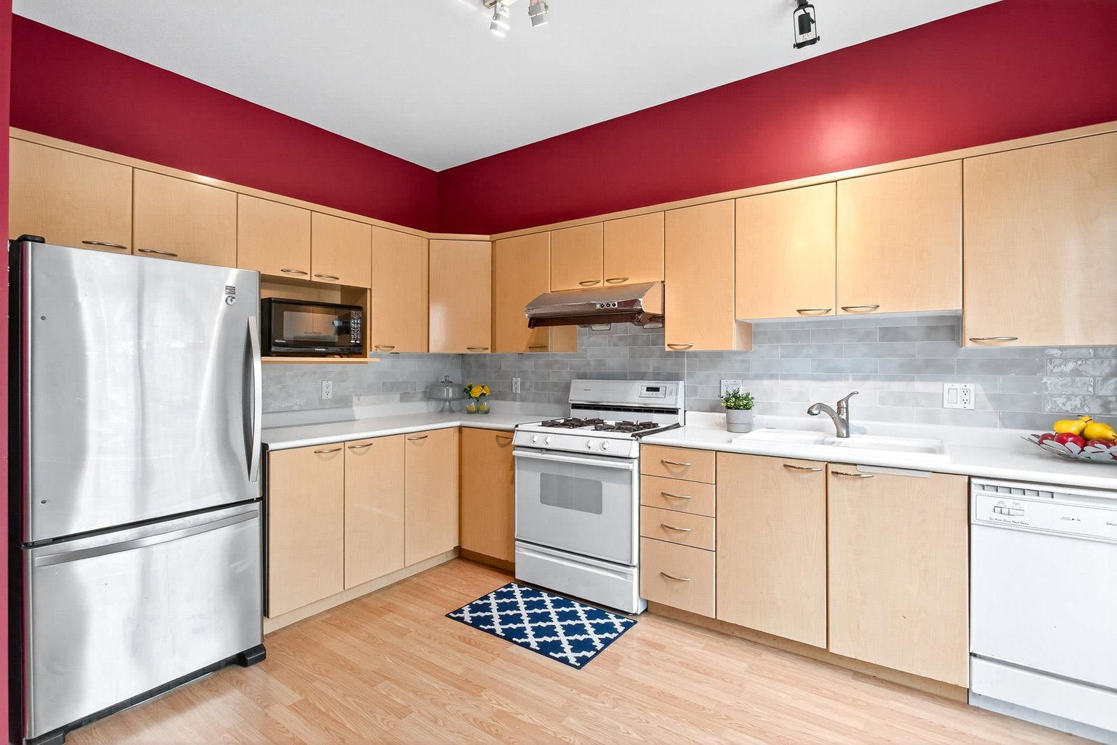 Listing Image 15