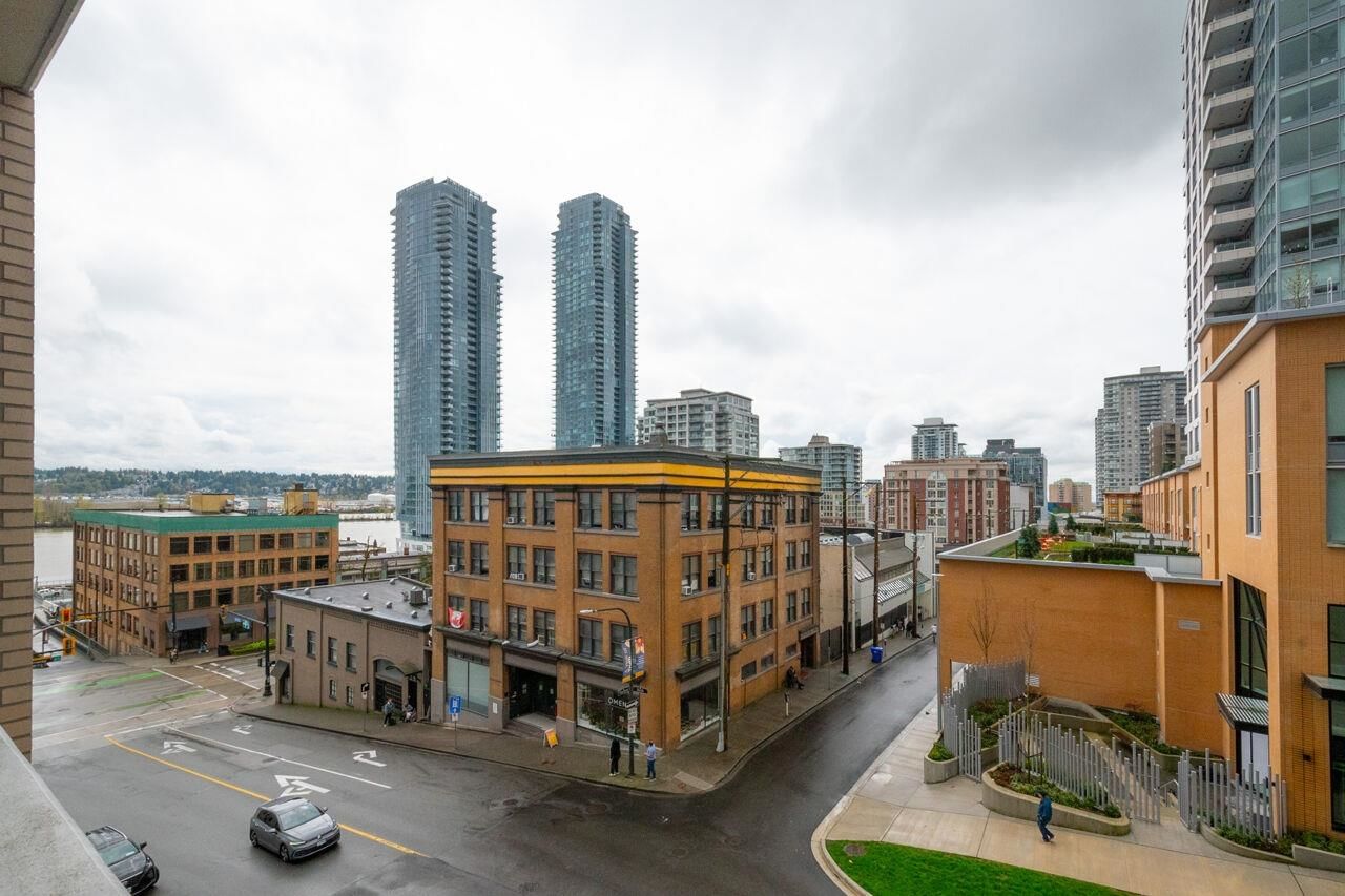 Listing Image 10