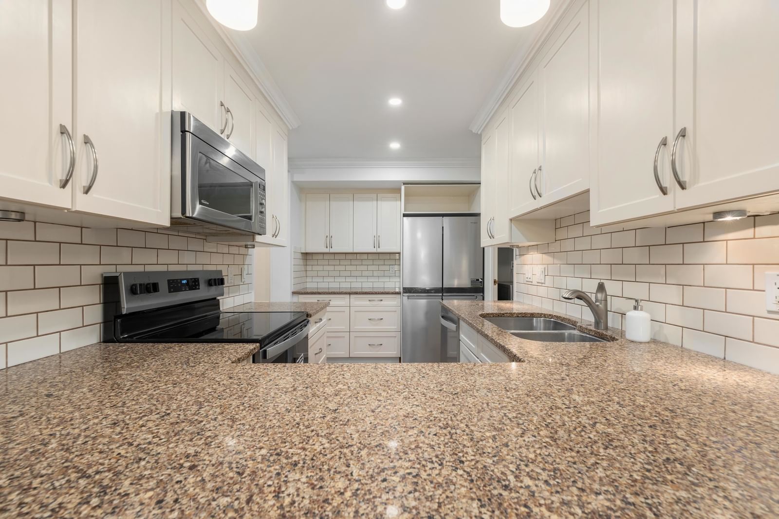 Listing Image 14