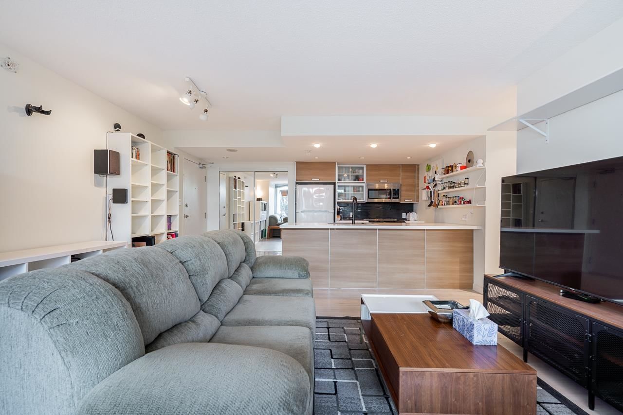 Listing Image 10