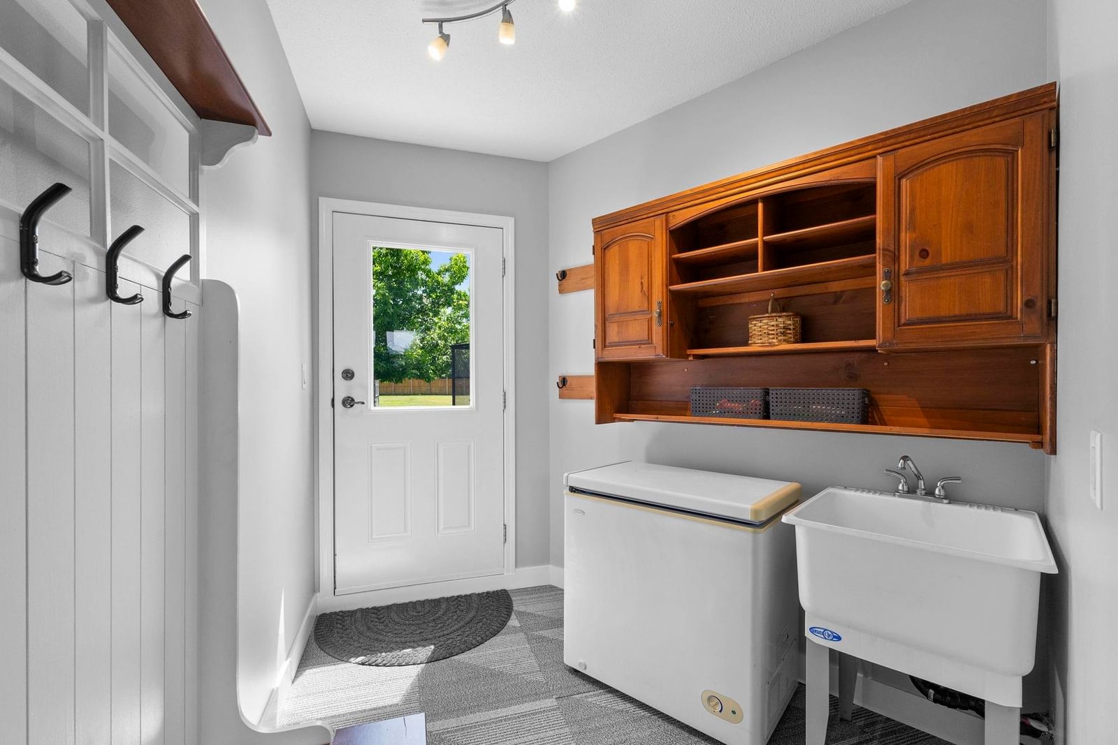 Listing Image 18