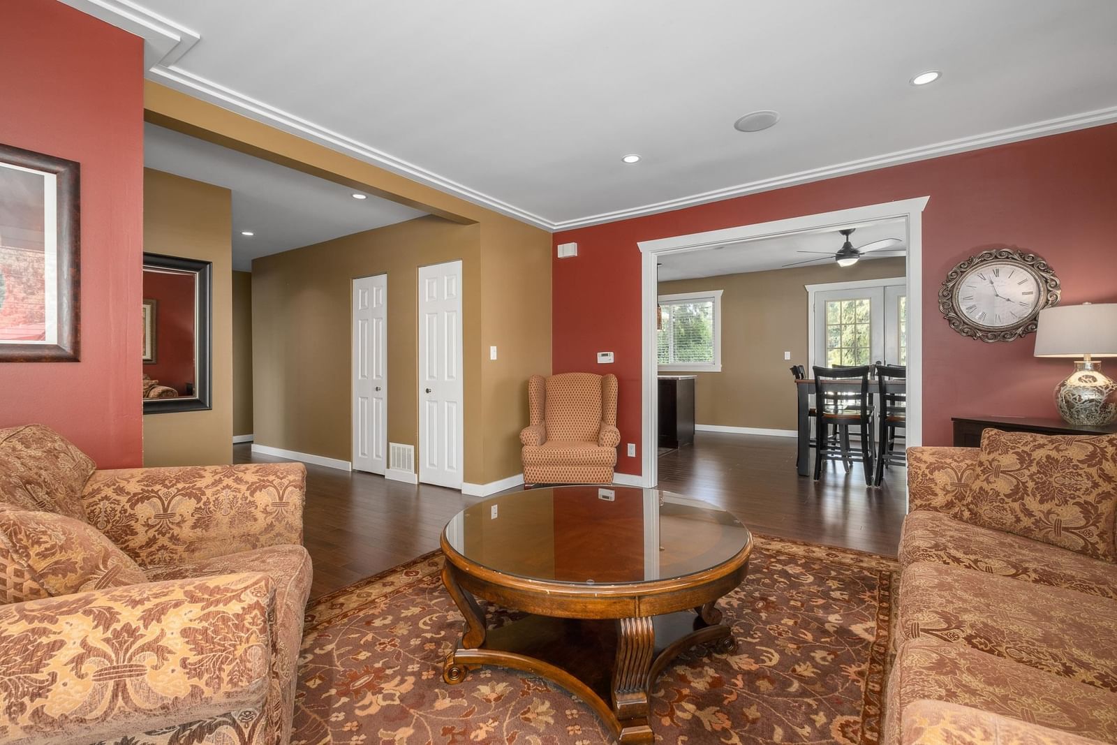 Listing Image 9