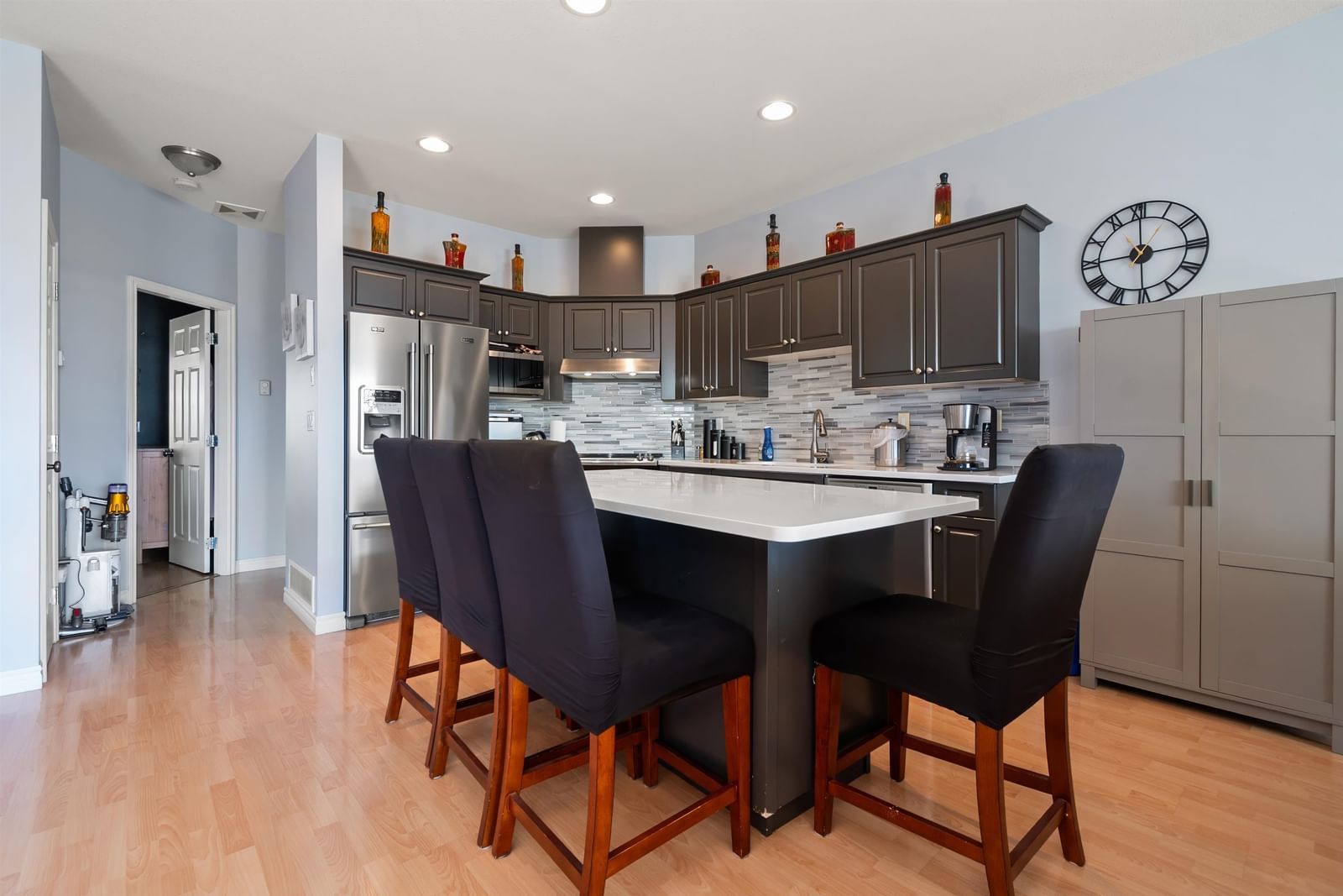 Listing Image 15