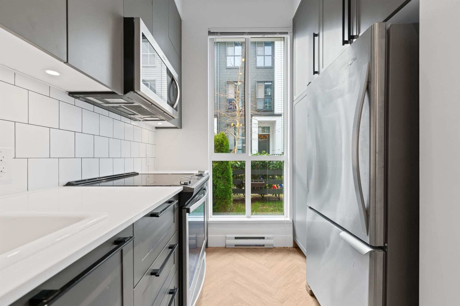 Listing Image 9