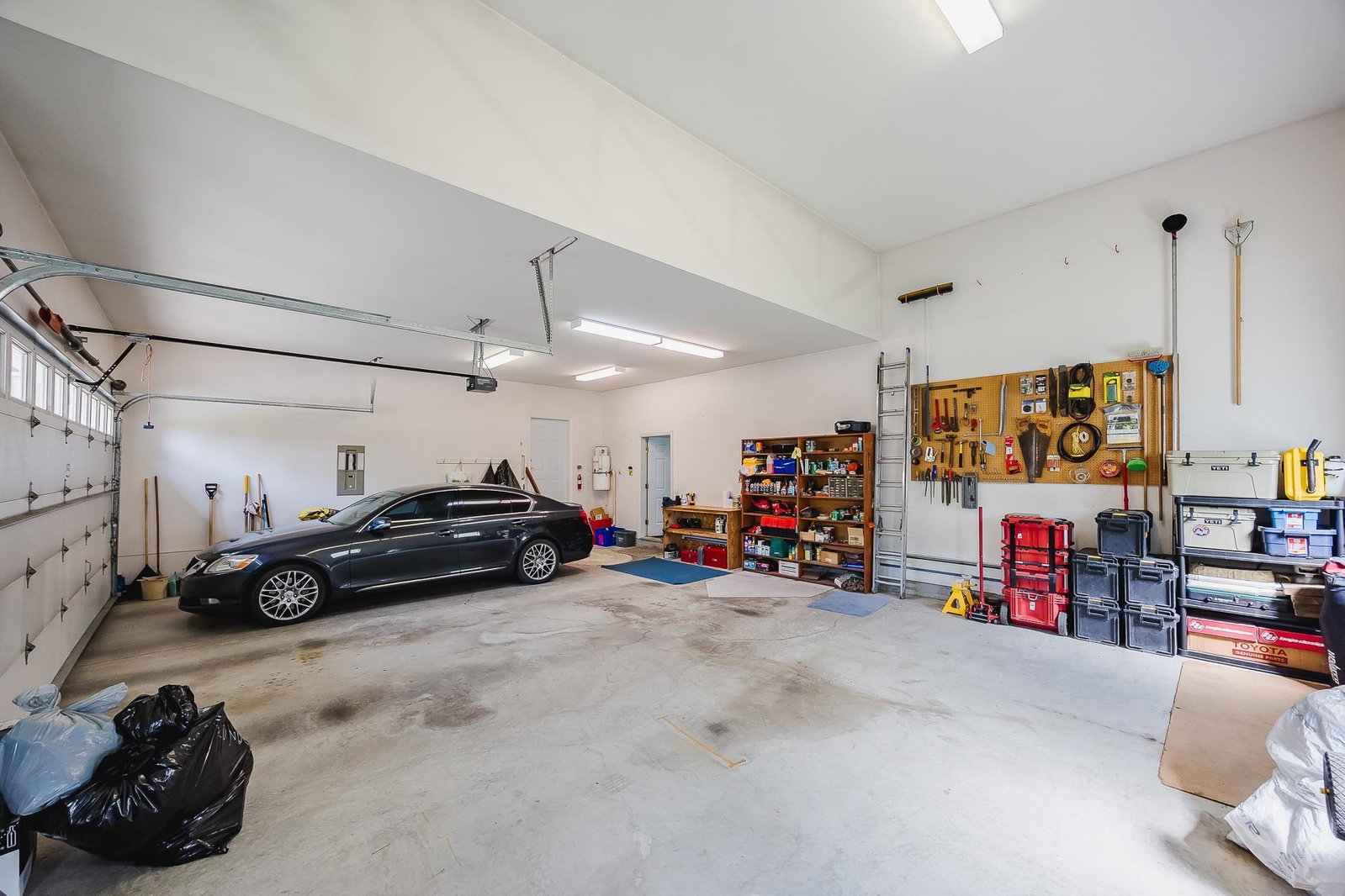 Listing Image 27