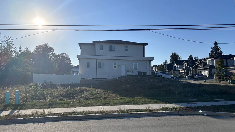 18998 62 Avenue, Surrey, V3S 8A3 | Image 3