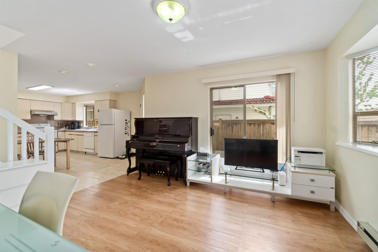 Listing Image 15