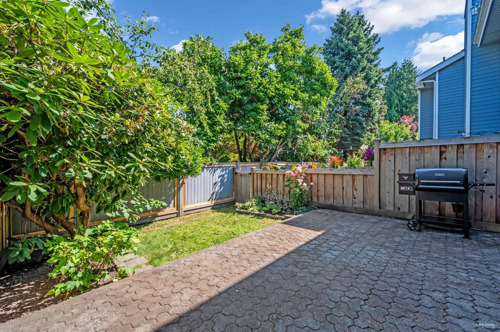 Listing Image 5