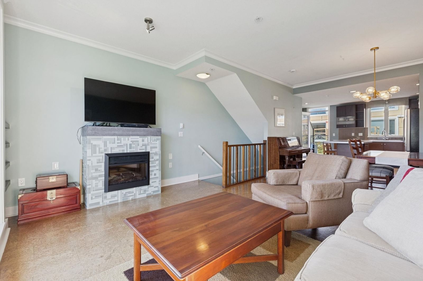 Listing Image 6