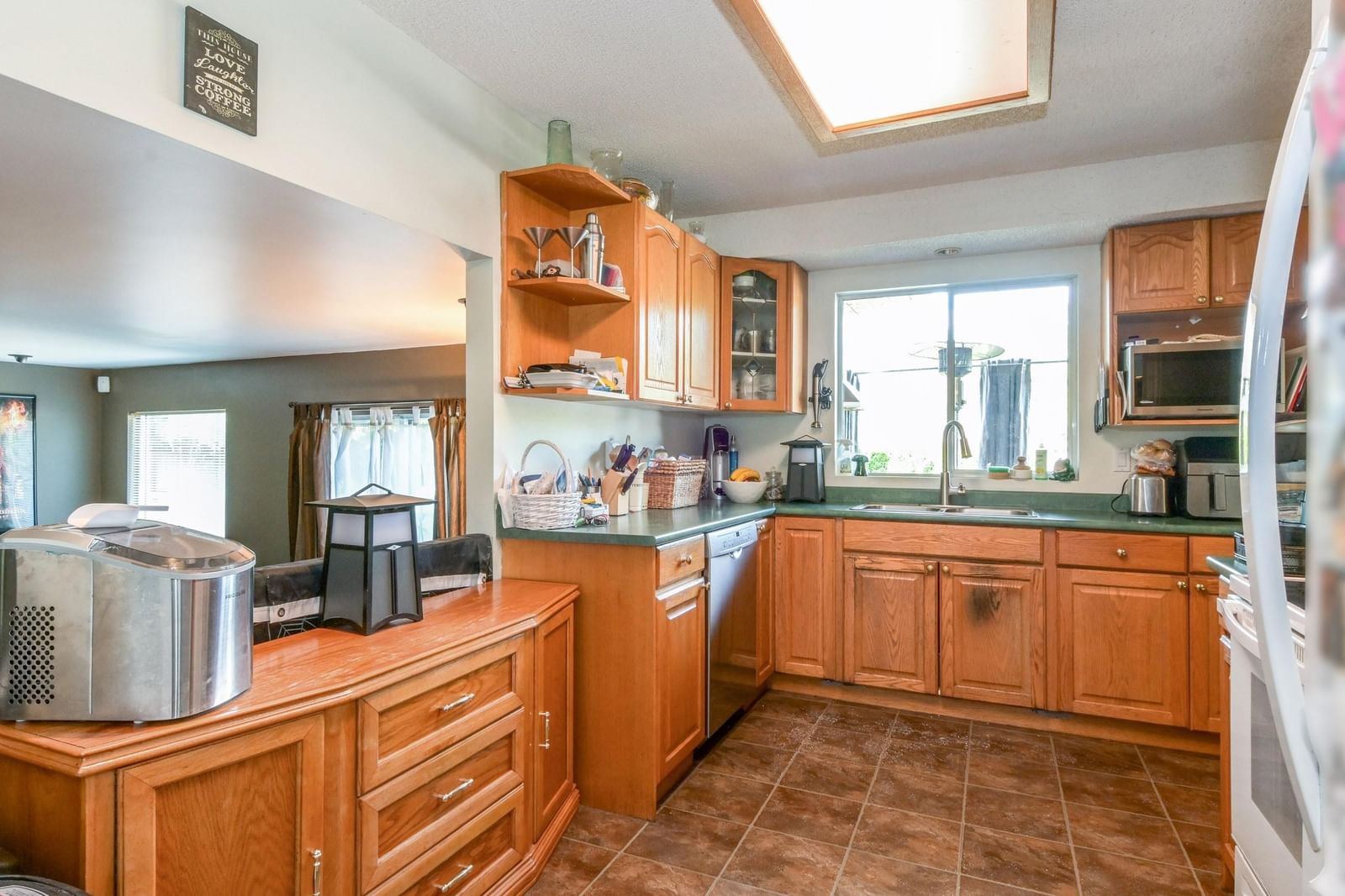 Listing Image 9