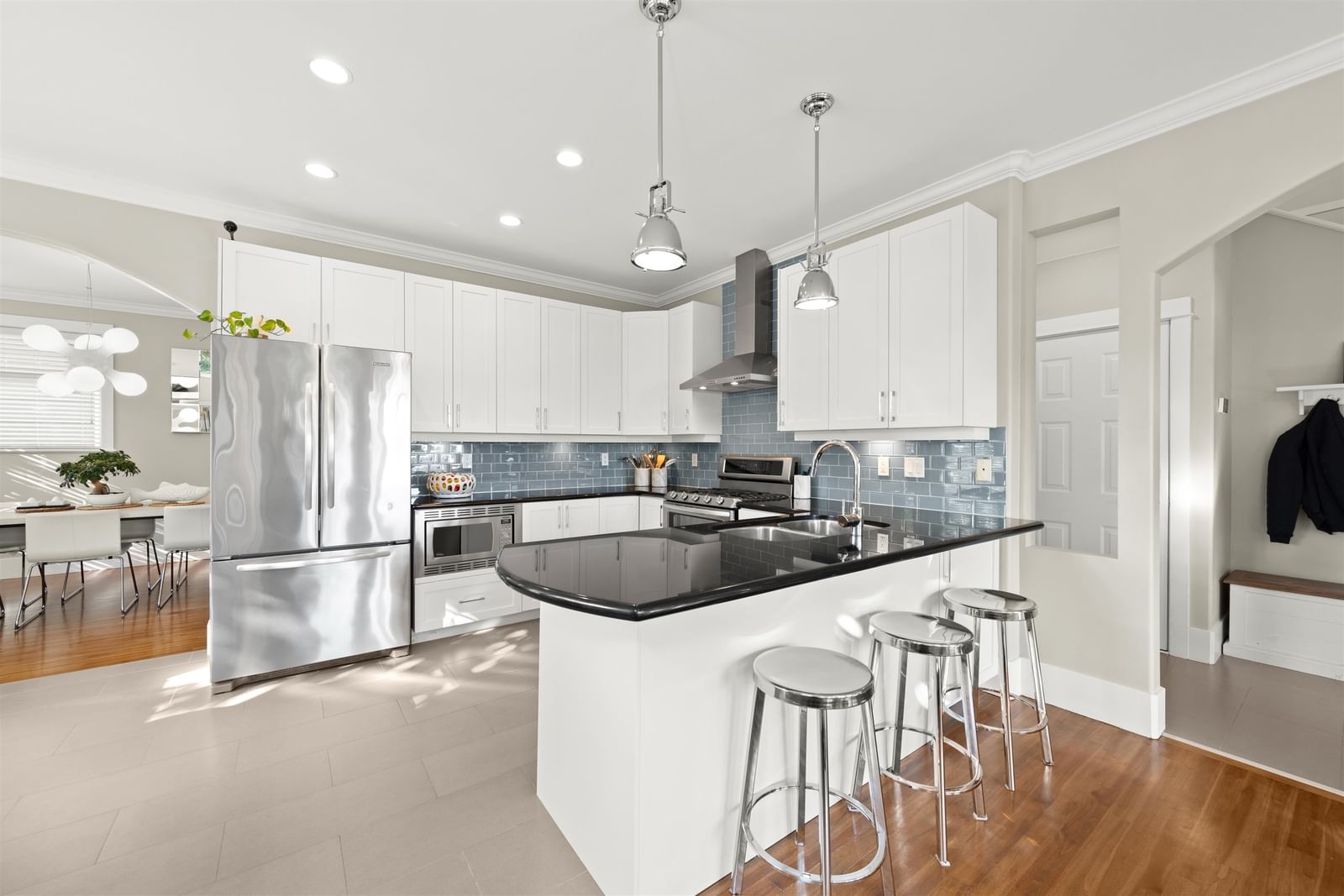 Listing Image 10