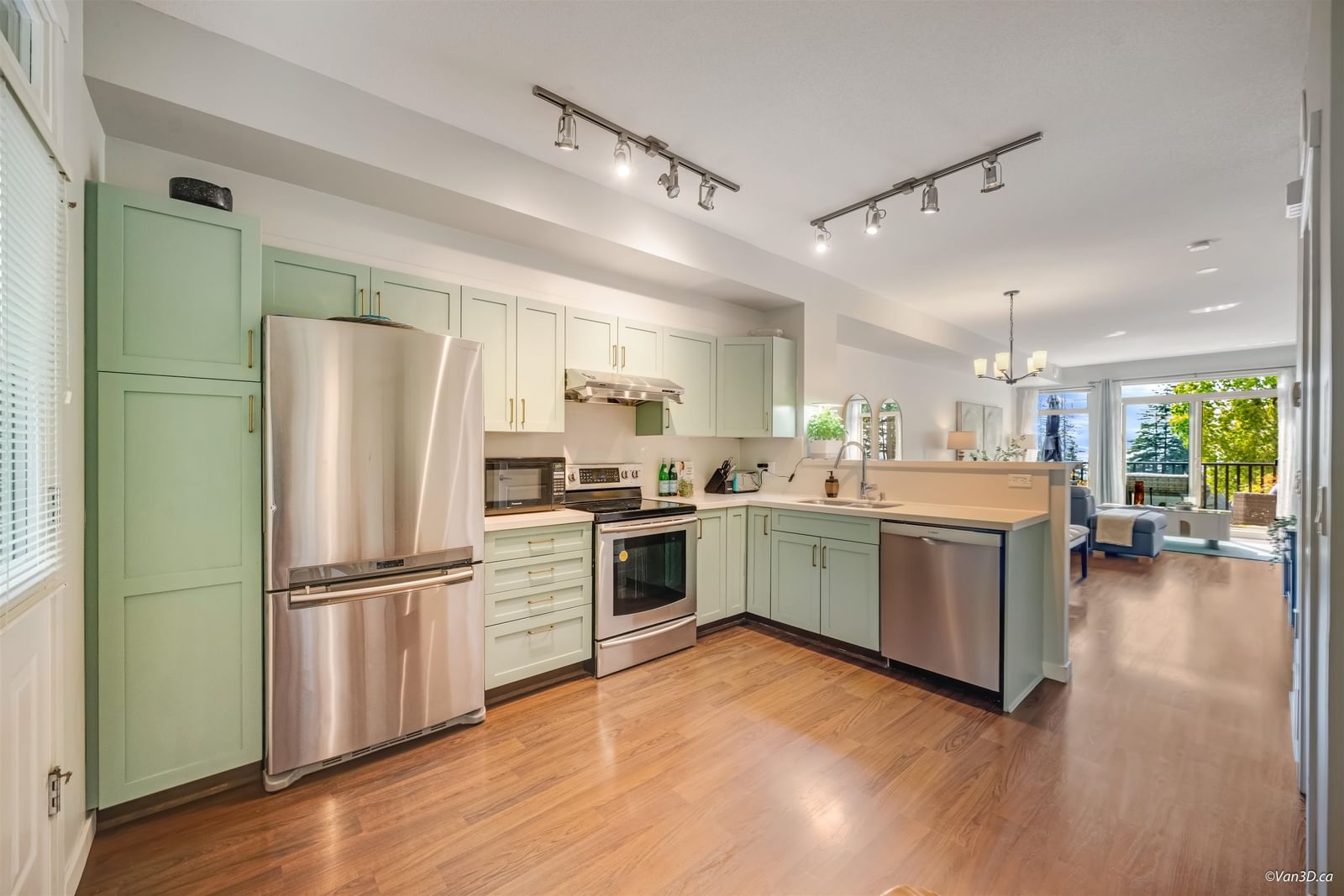 Listing Image 10