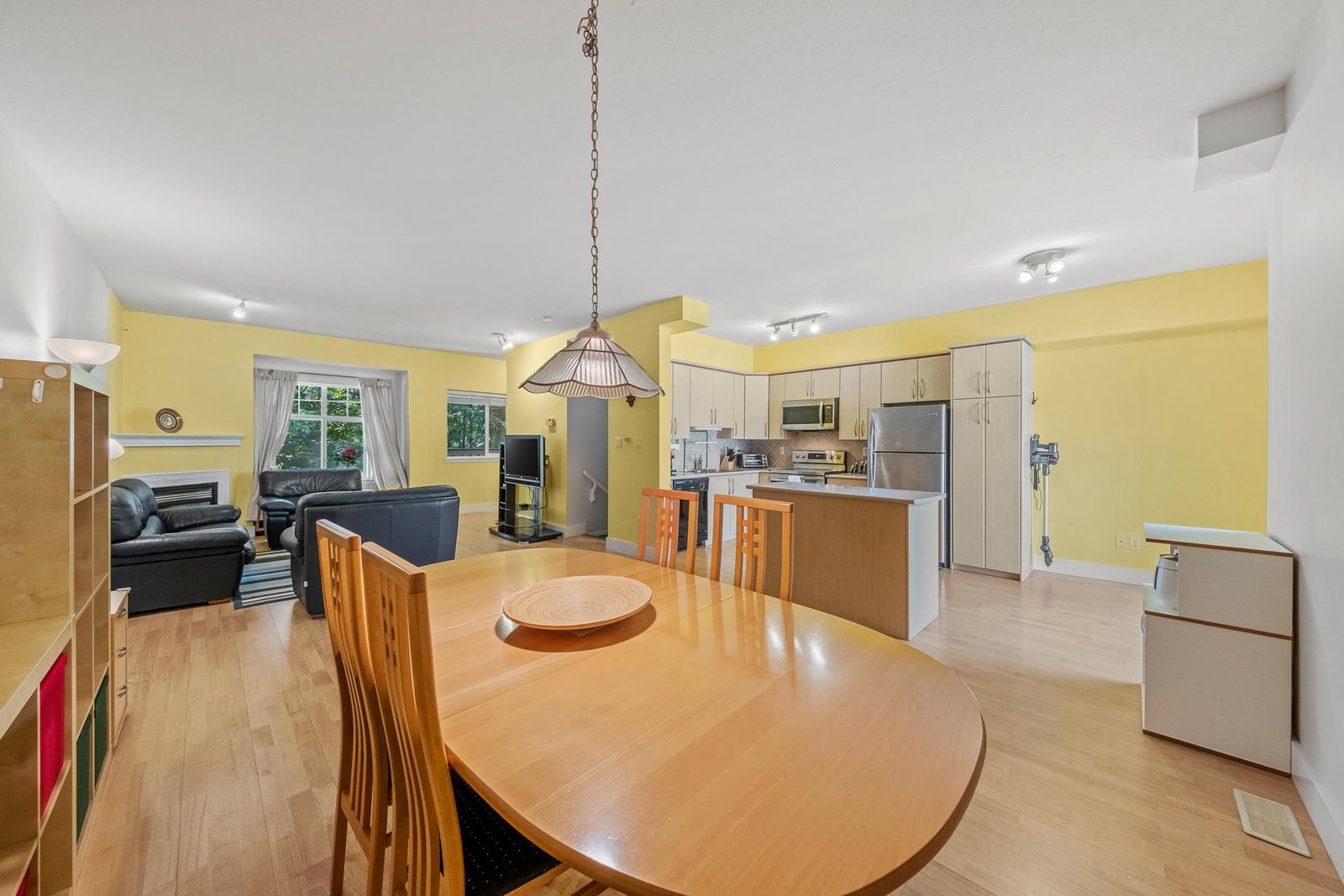 Listing Image 16