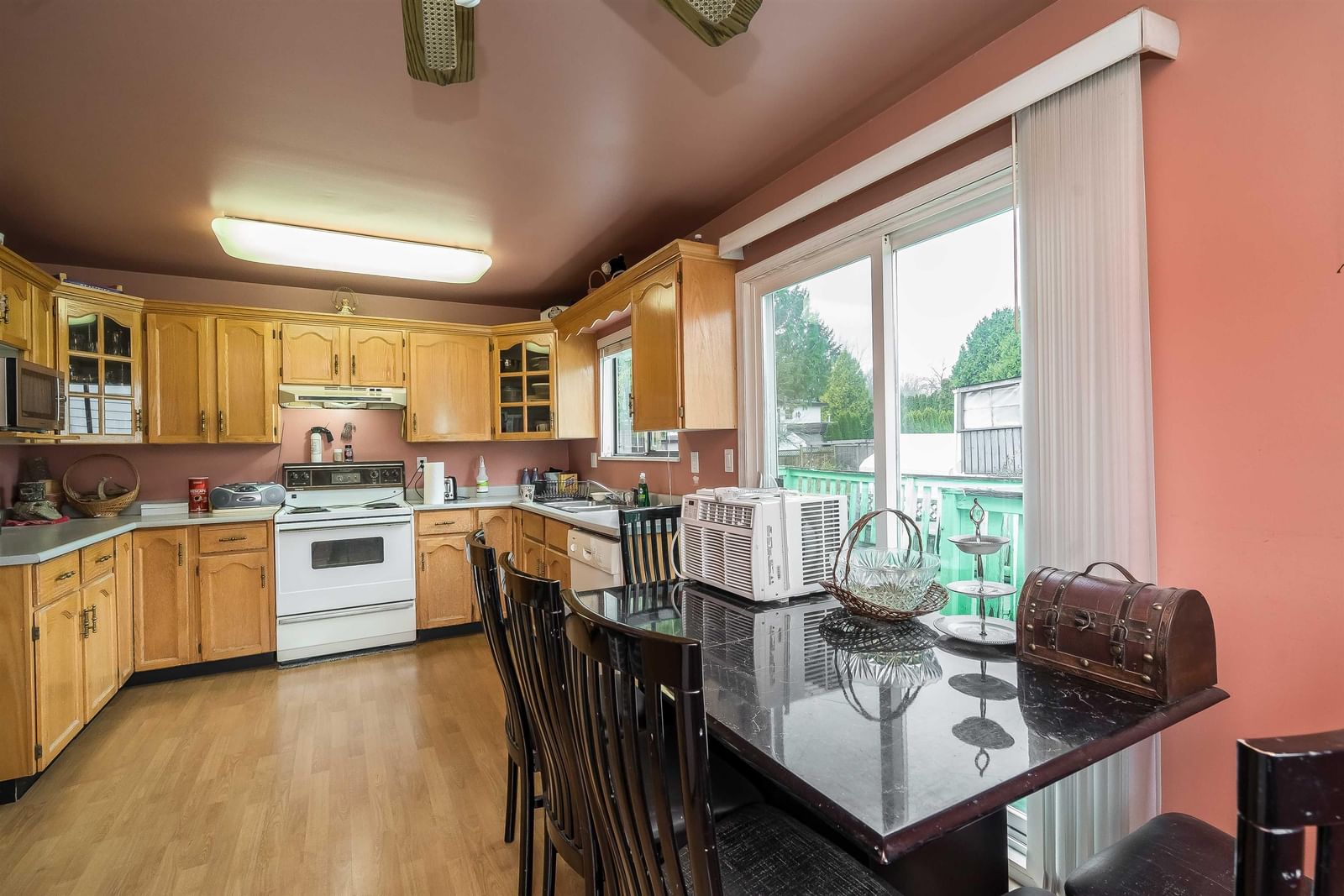 Listing Image 11