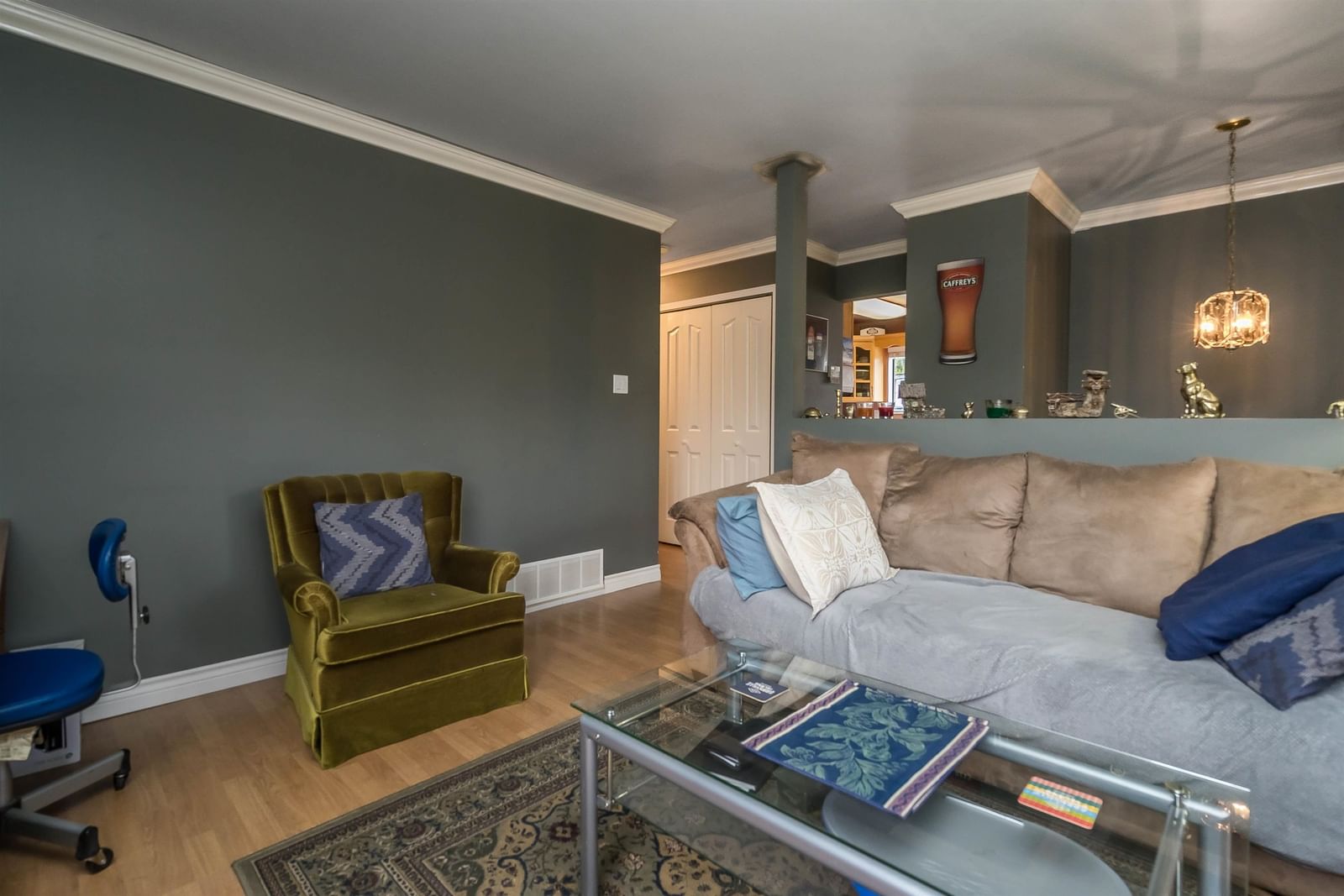 Listing Image 8