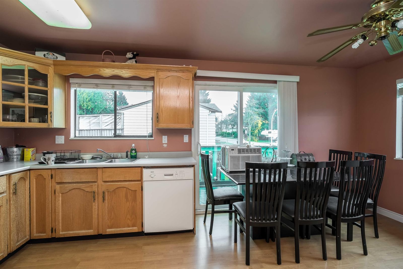 Listing Image 9