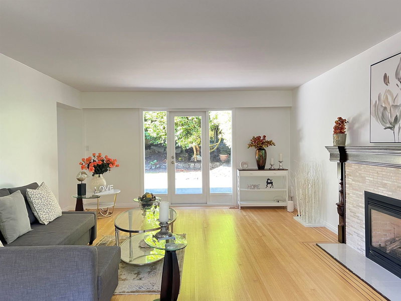 3791 Southridge Avenue, West Vancouver, V7V 3H9 | Image 3