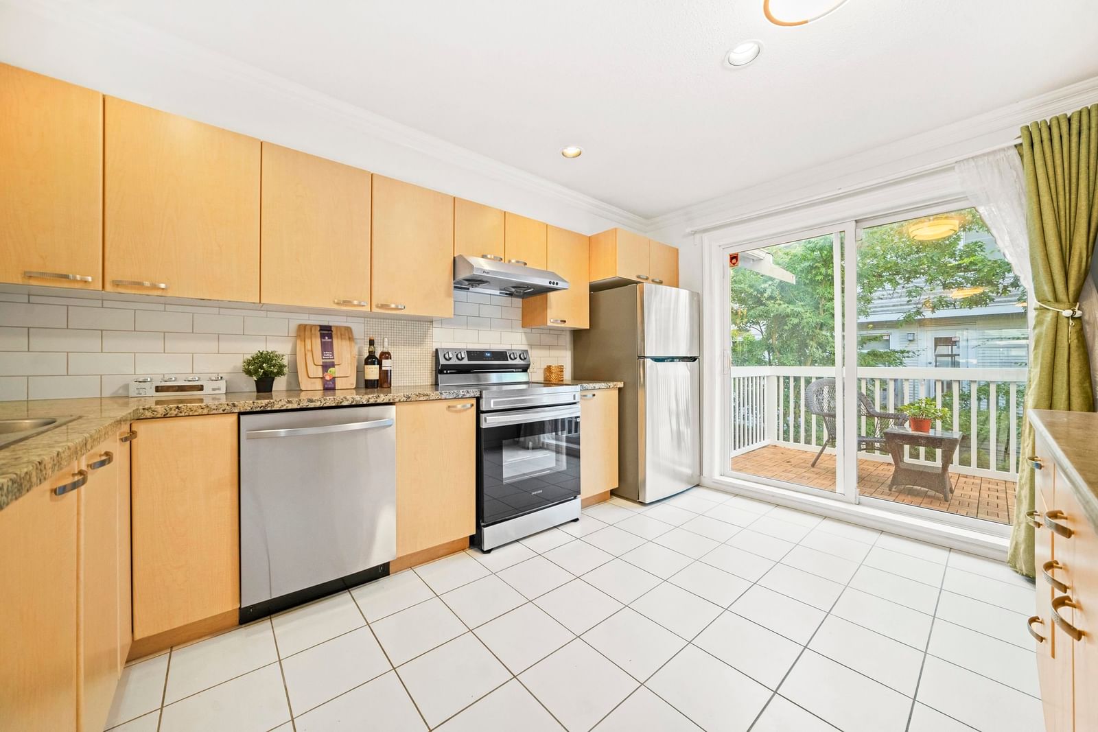 Listing Image 10
