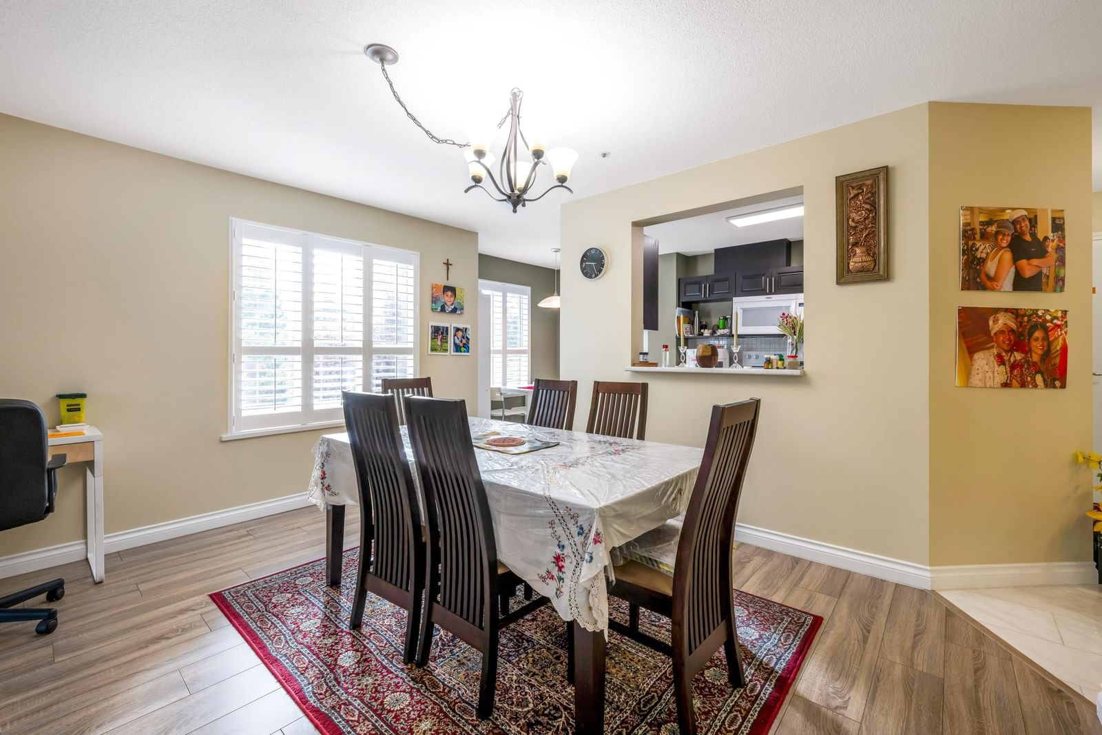 Listing Image 6