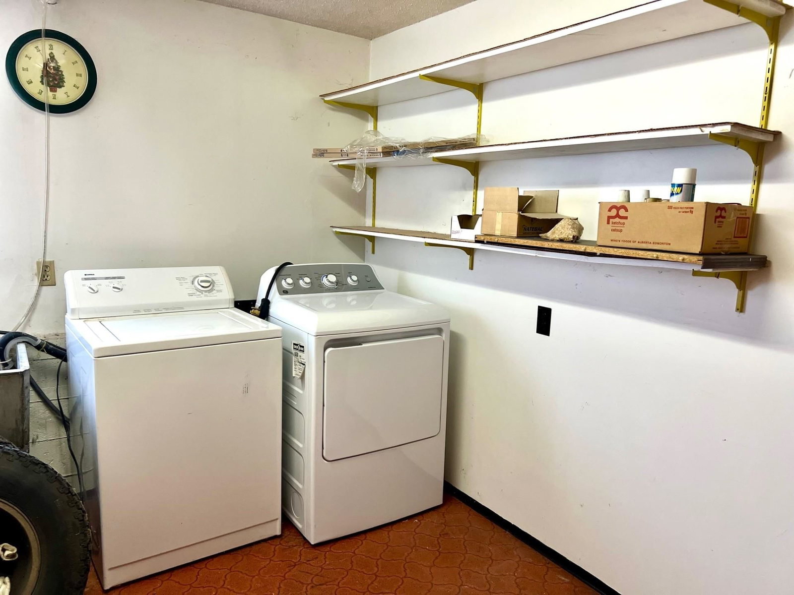Listing Image 10