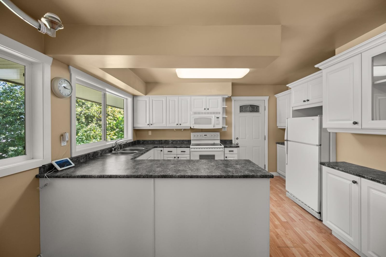 Listing Image 21