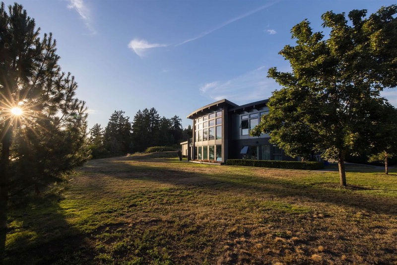 7756 Saanich Road, No City Value, V8M 1R8 | Image 2