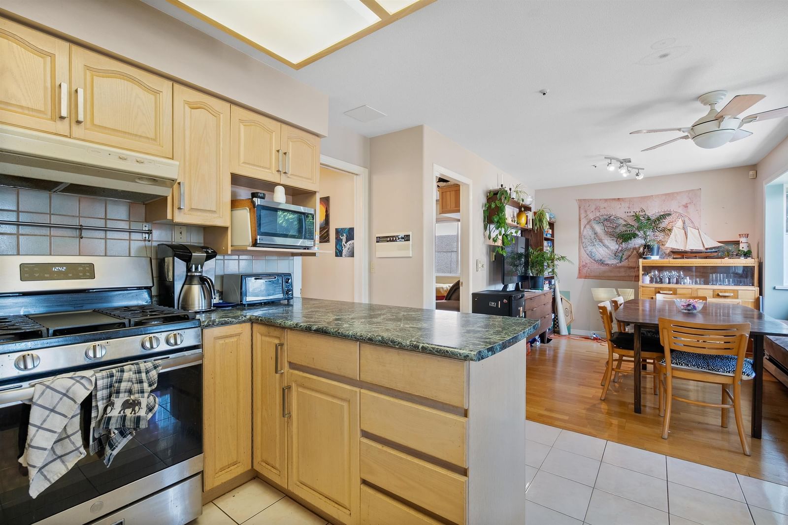 Listing Image 11