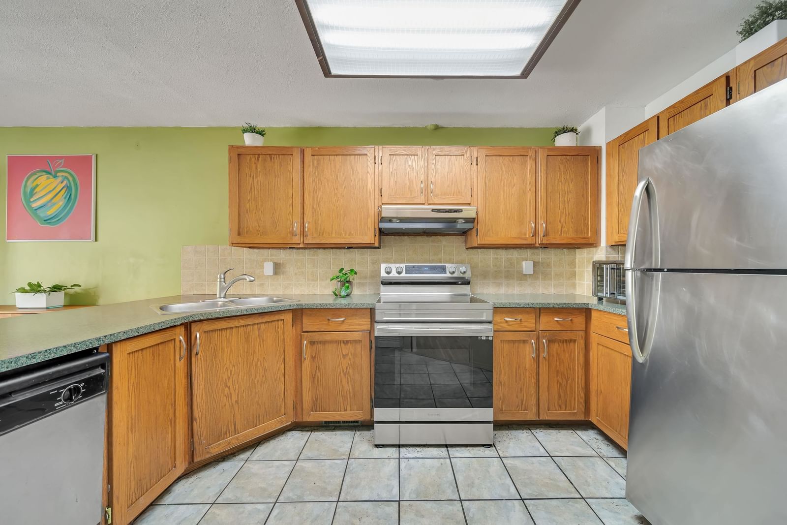 Listing Image 10