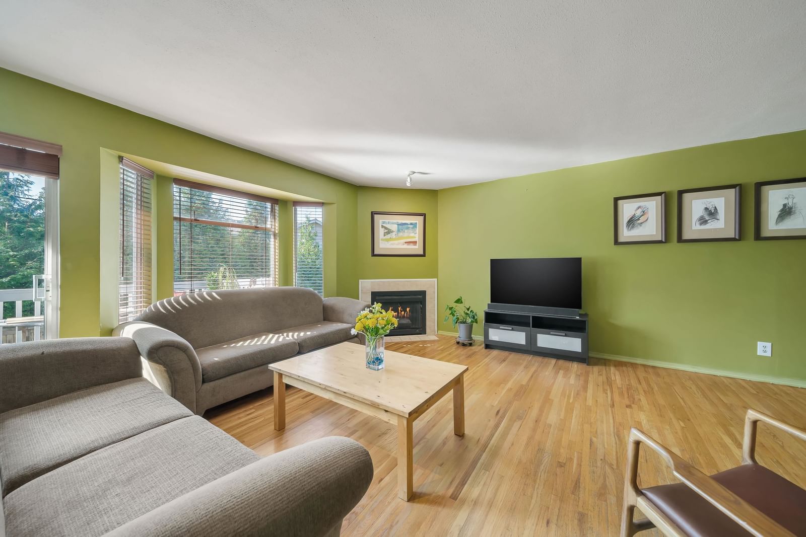 Listing Image 5