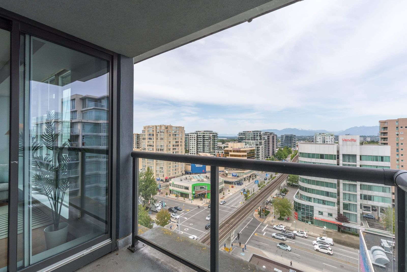 Listing Image 18