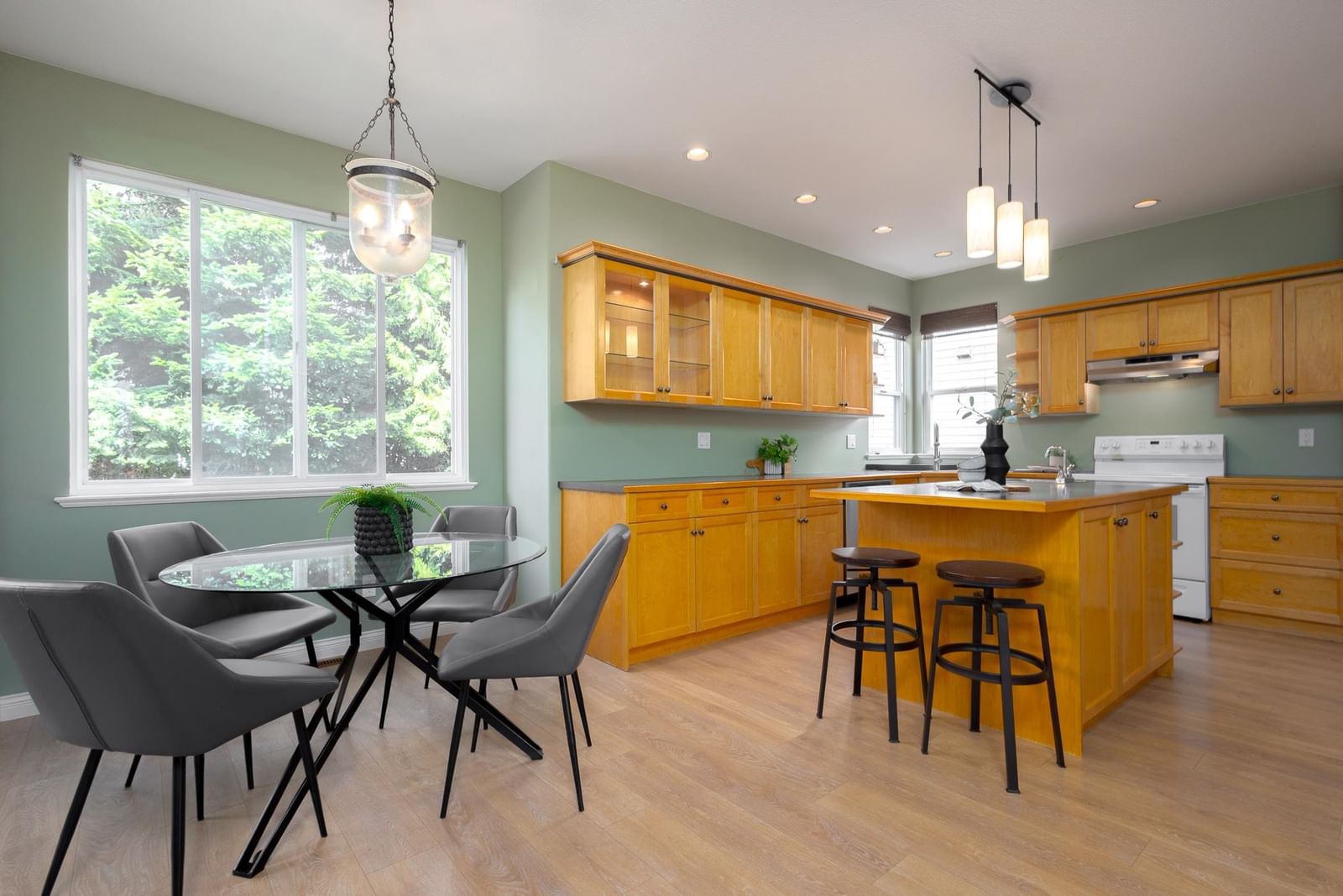 Listing Image 10