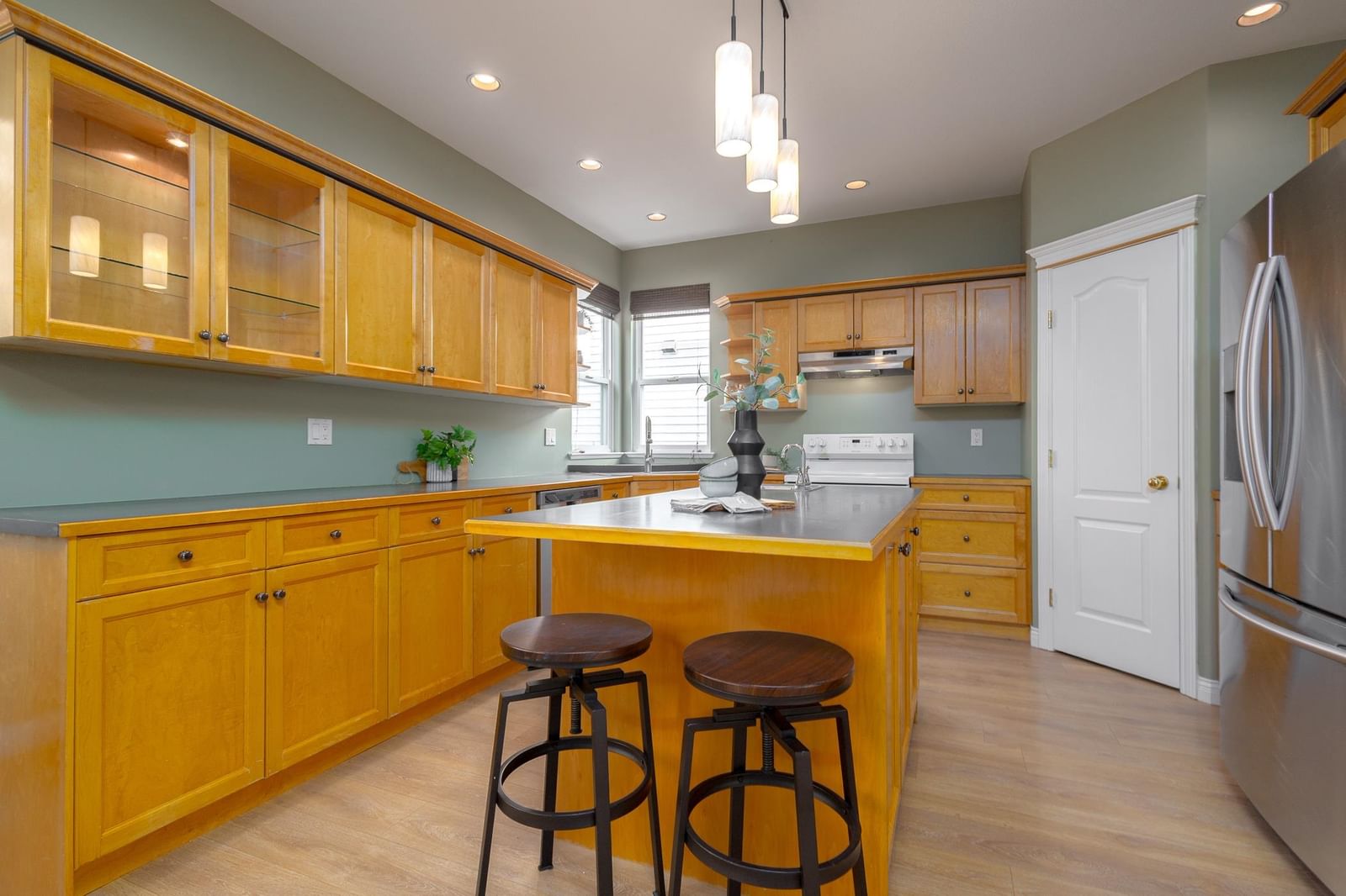 Listing Image 12