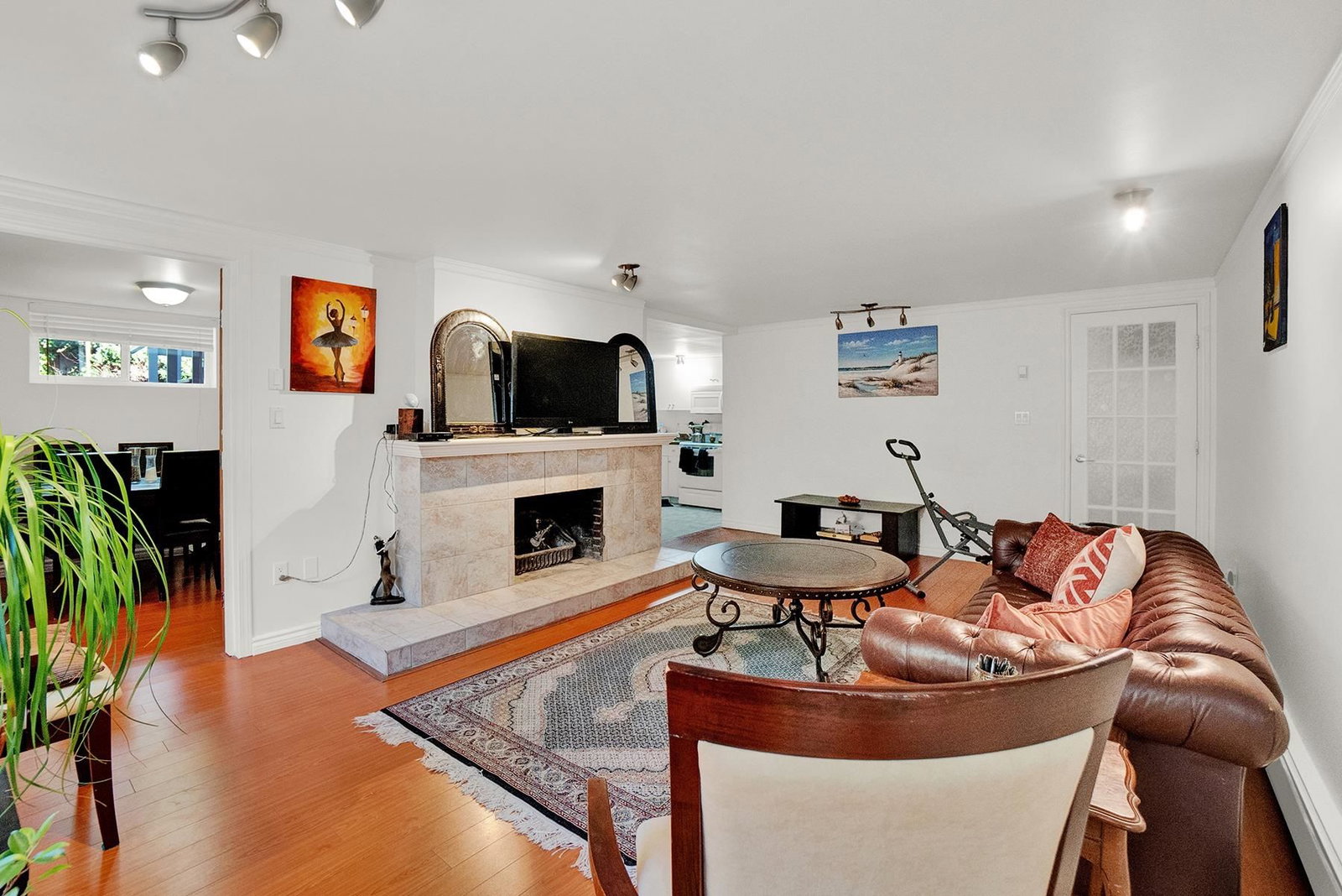 Listing Image 19